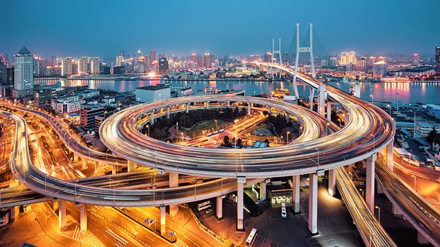 12 Real-World Examples of How the IoT Monitors Vehicle Traffic